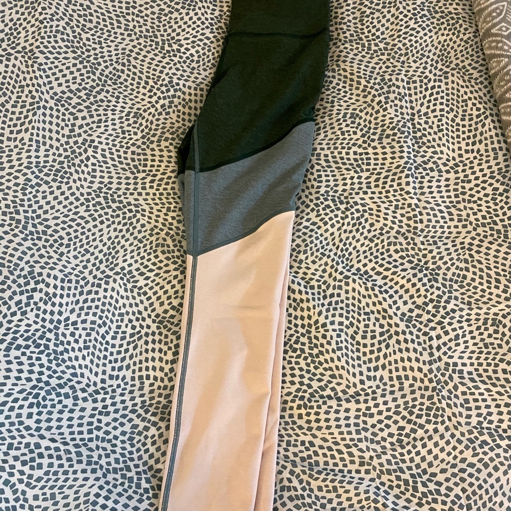 Outdoor Voices Spring 7/8 Leggings Color Block. S